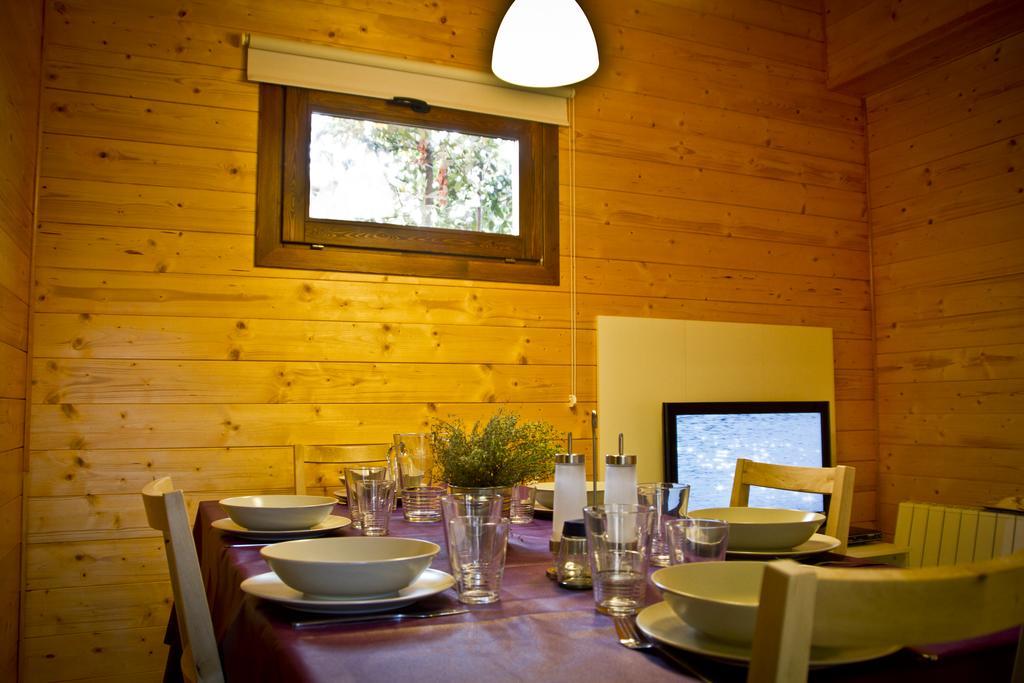 Apartamentos El Bosquet Сант-Кугат-дель-Вальес Номер фото