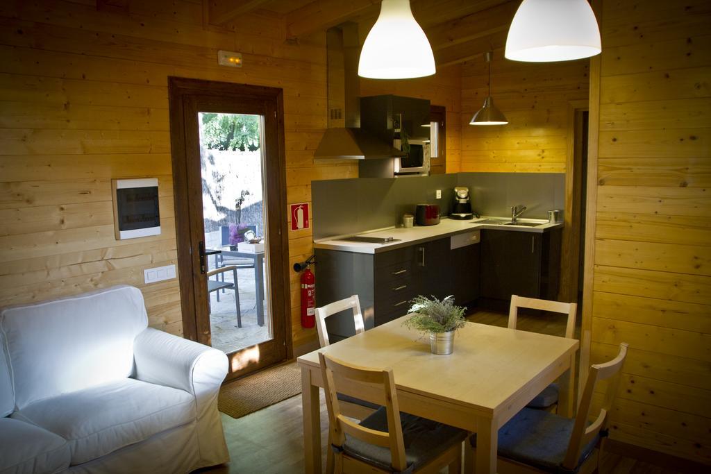 Apartamentos El Bosquet Сант-Кугат-дель-Вальес Номер фото
