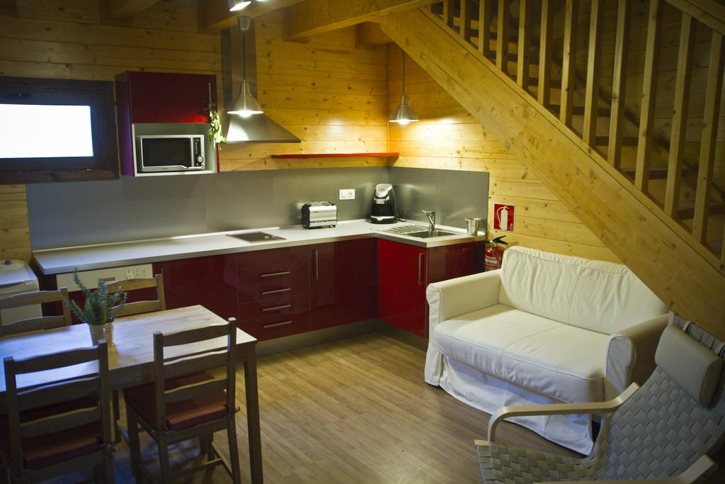 Apartamentos El Bosquet Сант-Кугат-дель-Вальес Номер фото